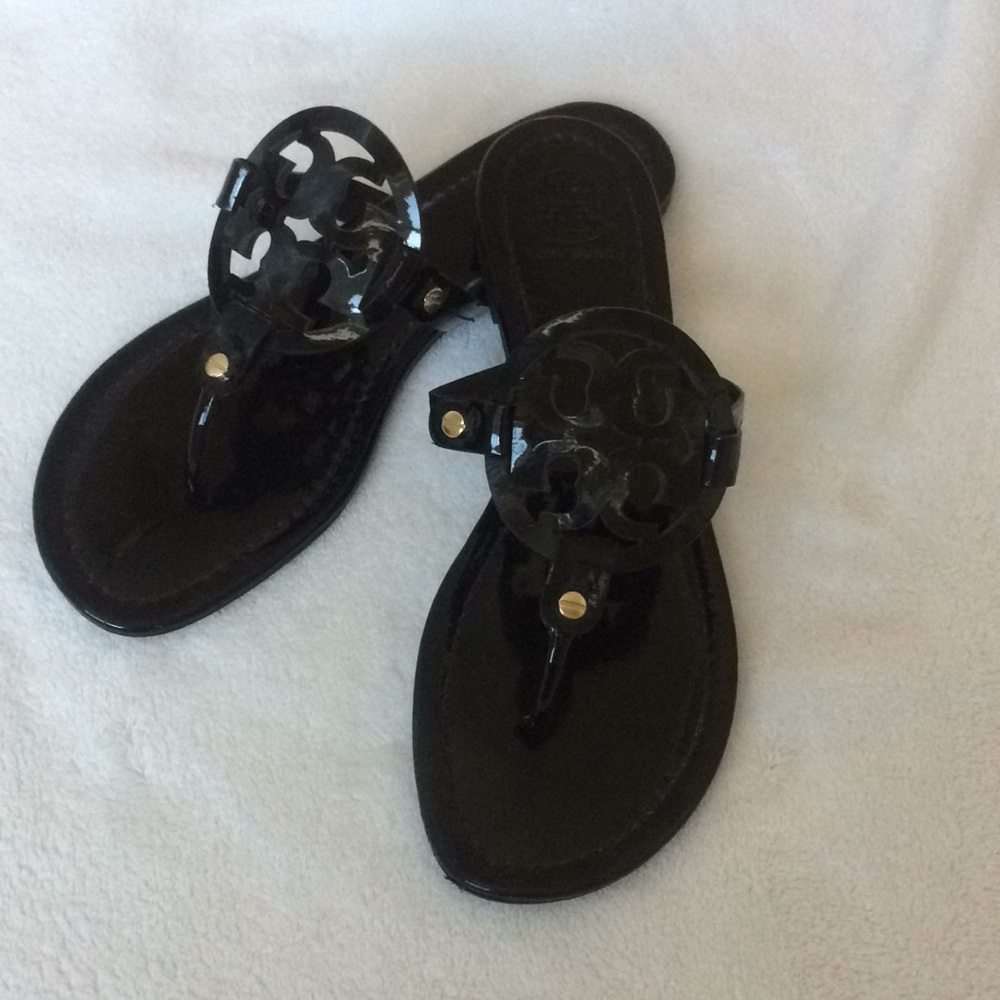 Tory Burch Black Patent Thong Sandals 9